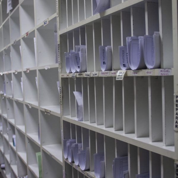 Sistema de casilleros para clasificación de albaranes y documentación